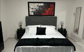 Apartamento edificio Iroka en el Rodadero Frente Al Mar con cocina full equipada
